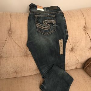 Silver Suki women’s jeans. NWT. Size 18/32